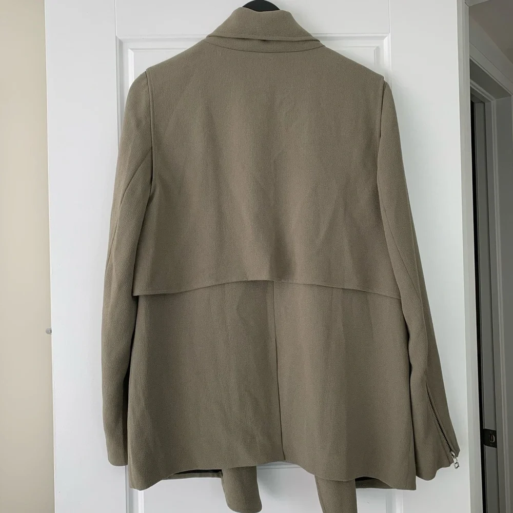 Wilfred Jacket - Picture 2 of 5